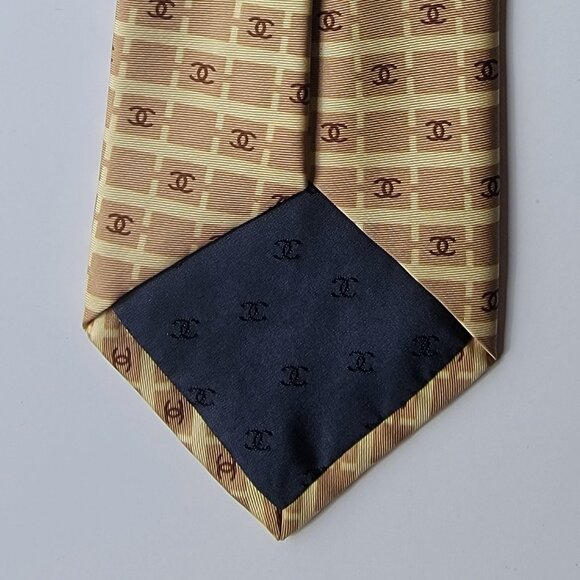CHANEL Men's Vintage Tie 100% Silk Made in Italy beige with brown CCs - Picture 5 of 5